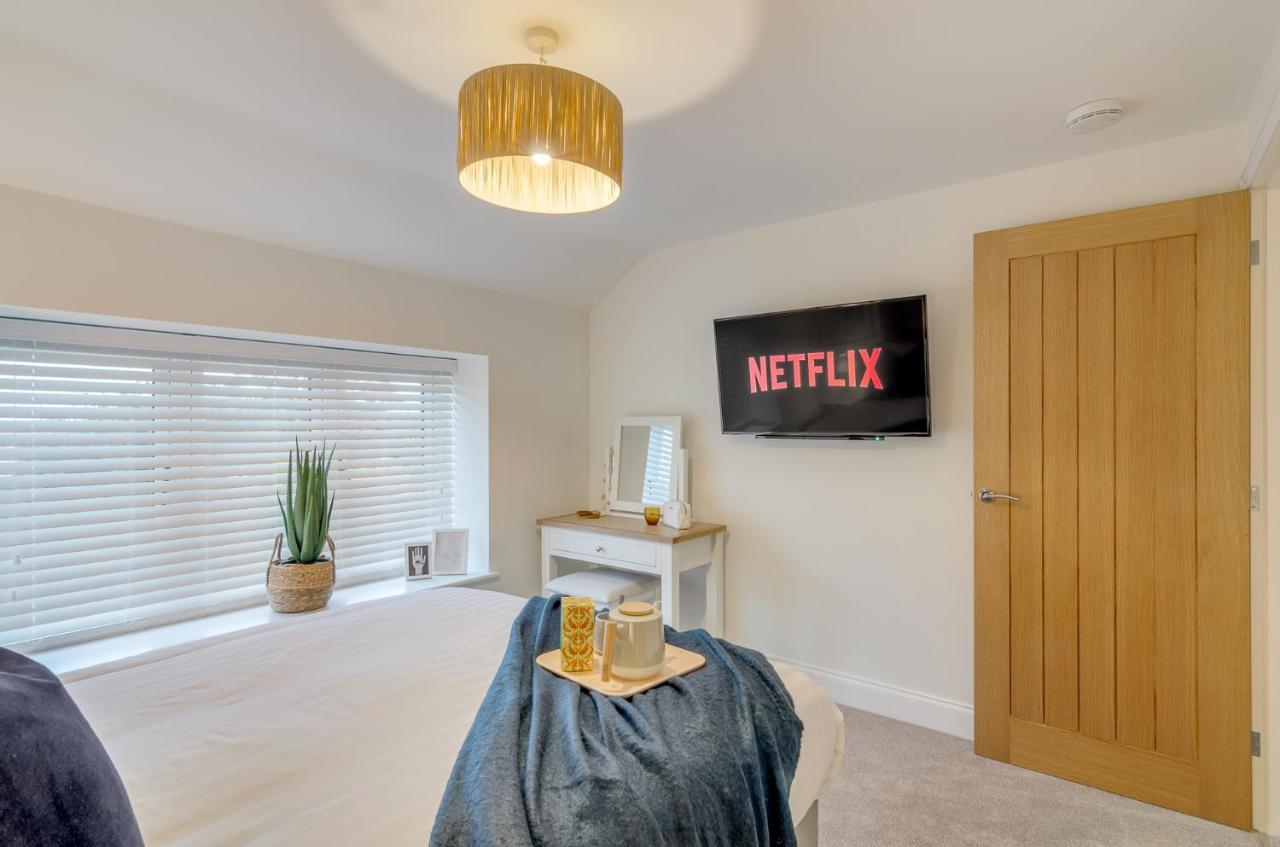 Spacious 6-Bed Home, Near The Norfolk Broads Clippesby Екстериор снимка