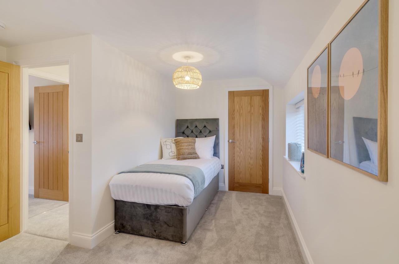 Spacious 6-Bed Home, Near The Norfolk Broads Clippesby Екстериор снимка