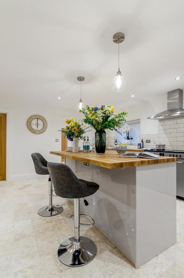 Spacious 6-Bed Home, Near The Norfolk Broads Clippesby Екстериор снимка