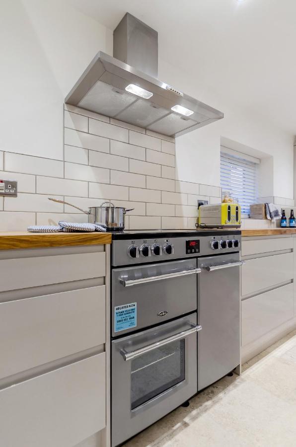 Spacious 6-Bed Home, Near The Norfolk Broads Clippesby Екстериор снимка