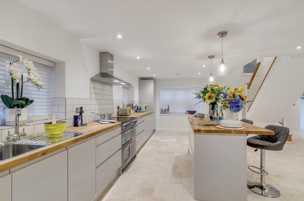 Spacious 6-Bed Home, Near The Norfolk Broads Clippesby Екстериор снимка