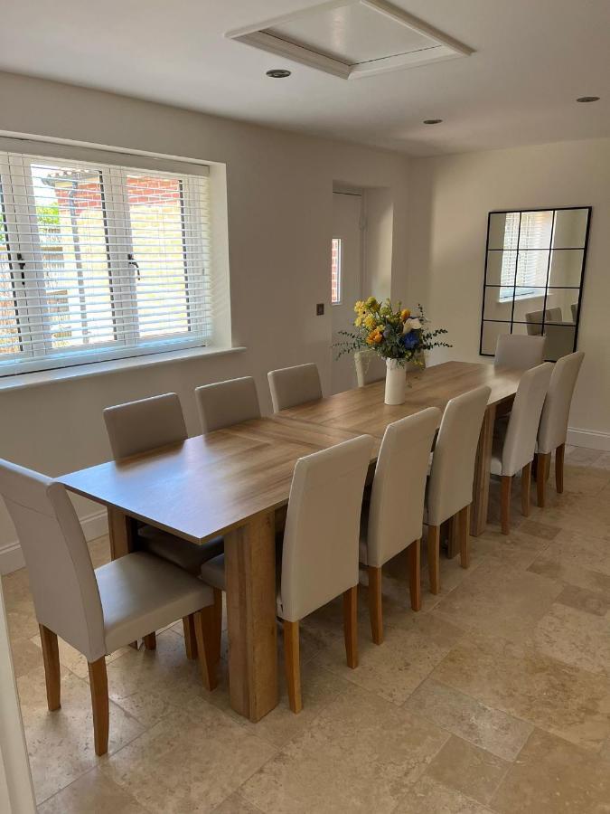 Spacious 6-Bed Home, Near The Norfolk Broads Clippesby Екстериор снимка