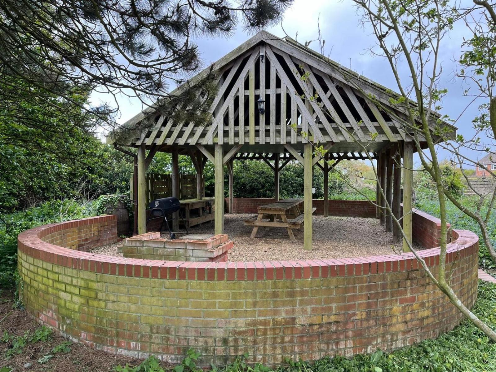 Spacious 6-Bed Home, Near The Norfolk Broads Clippesby Екстериор снимка